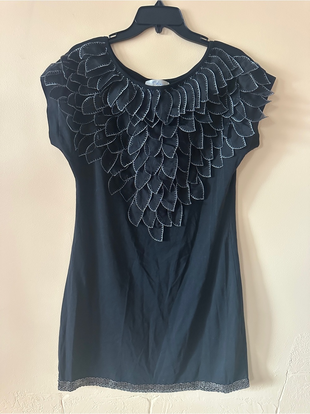 Ciel de June Cotton Blend Black Petal Appliqué Top | Size M/L